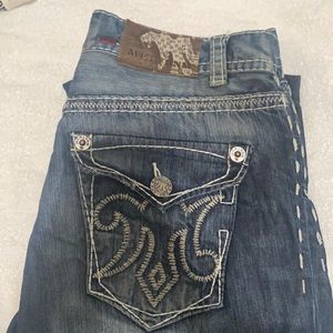 Mek distressed men’s flap pocket jean